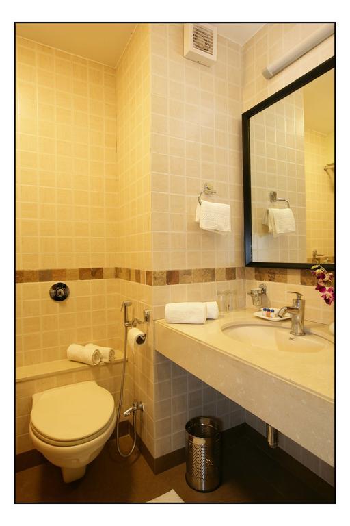 Hotel Utsav Deluxe Púna Kültér fotó