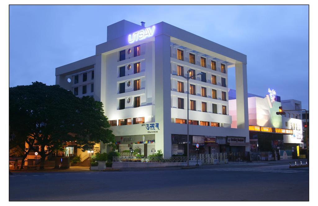 Hotel Utsav Deluxe Púna Kültér fotó